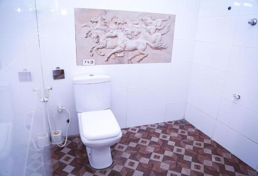 חדר דלוקס, The Spring Holiday