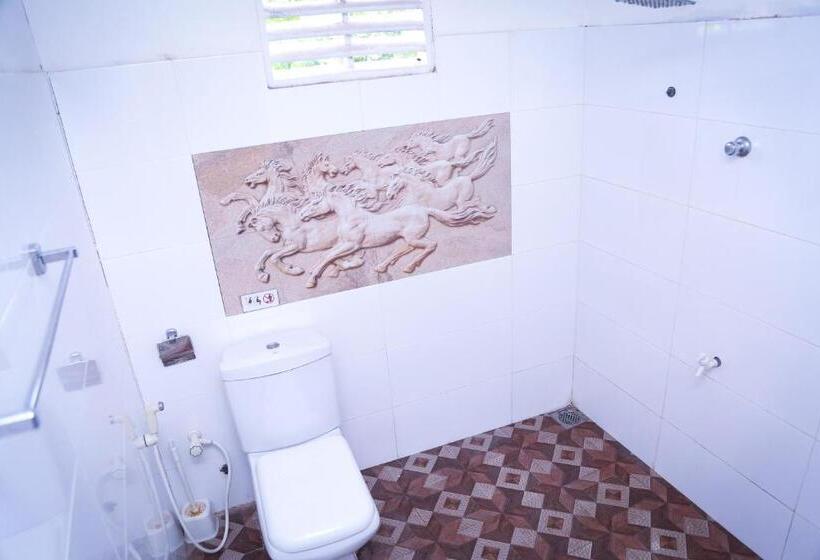 חדר דלוקס, The Spring Holiday