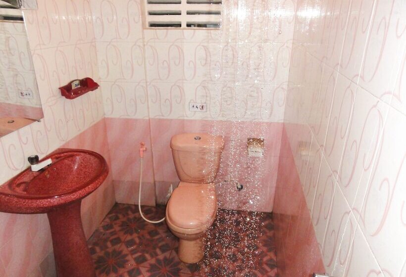 חדר דלוקס, The Spring Holiday