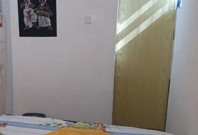 חדר דלוקס, The Spring Holiday