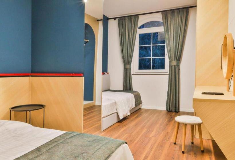 اتاق خانوادگی, Benelux