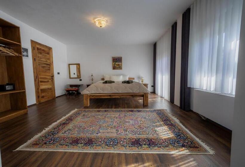 اتاق لوکس با بالکن, Doa Boutique