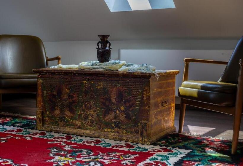 اتاق لوکس خانوادگی, Doa Boutique