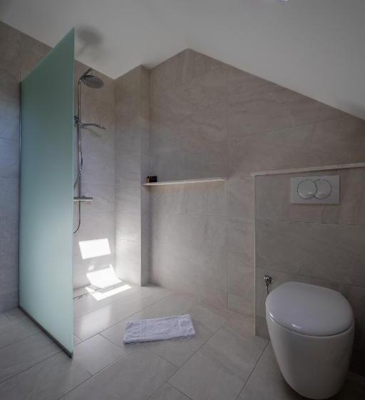 اتاق لوکس خانوادگی, Doa Boutique