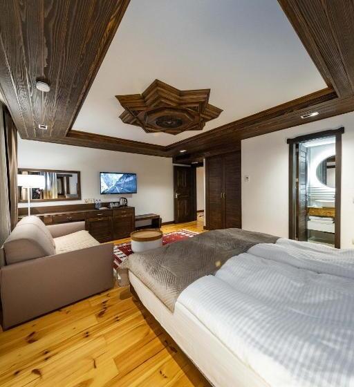 اتاق لوکس, Kulla E Zenel Beut