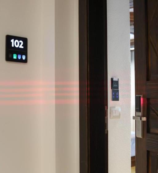 اتاق لوکس, Kulla E Zenel Beut