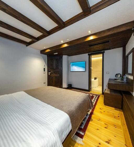 اتاق استاندارد با وان آب گرم, Kulla E Zenel Beut