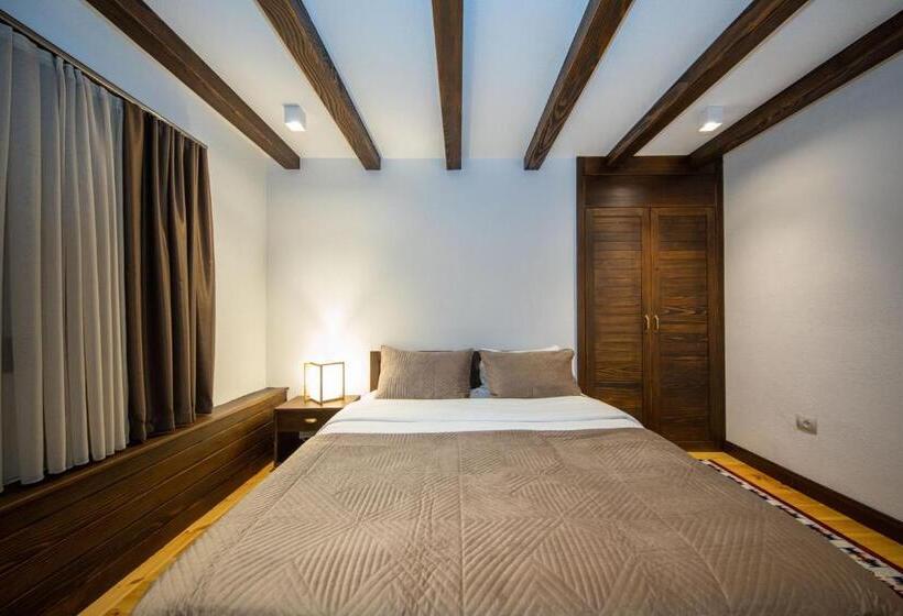 اتاق استاندارد با وان آب گرم, Kulla E Zenel Beut