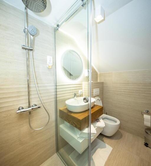 اتاق اکونومی, Kulla E Zenel Beut