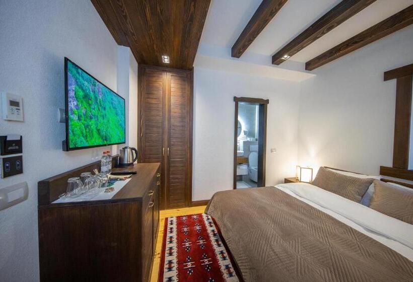 اتاق استاندارد, Kulla E Zenel Beut