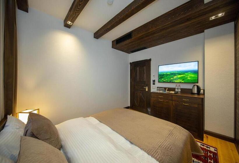 اتاق استاندارد, Kulla E Zenel Beut