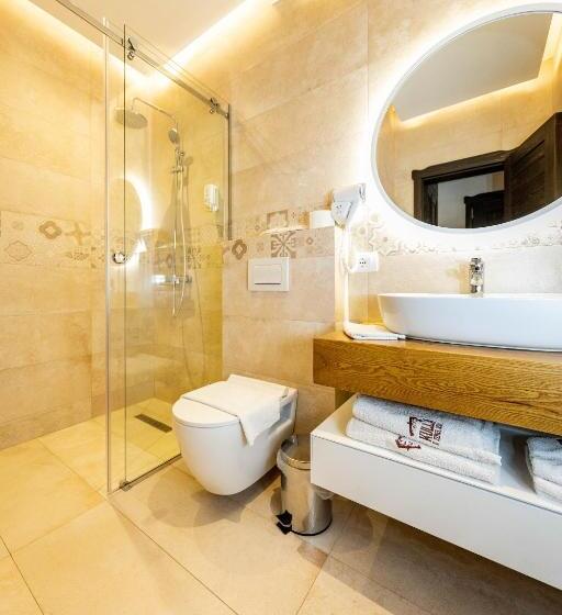 اتاق استاندارد, Kulla E Zenel Beut