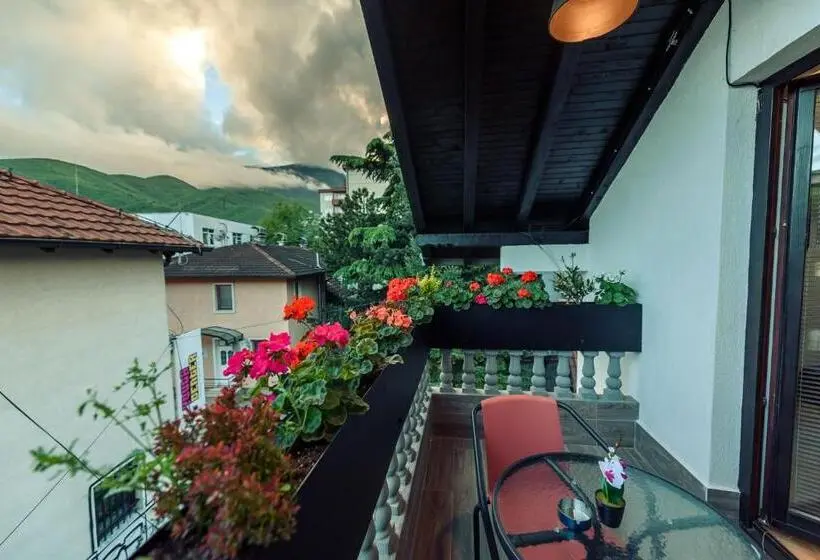 اتاق استاندارد با بالکن, Town Hostel