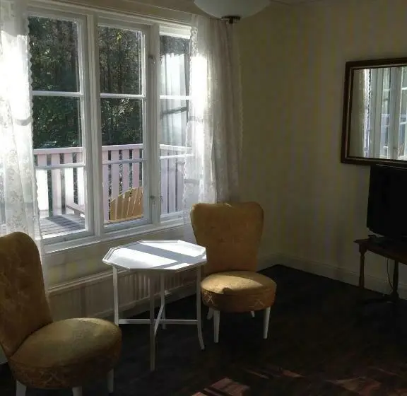 Standard-invahuone, Ardrebo B&b
