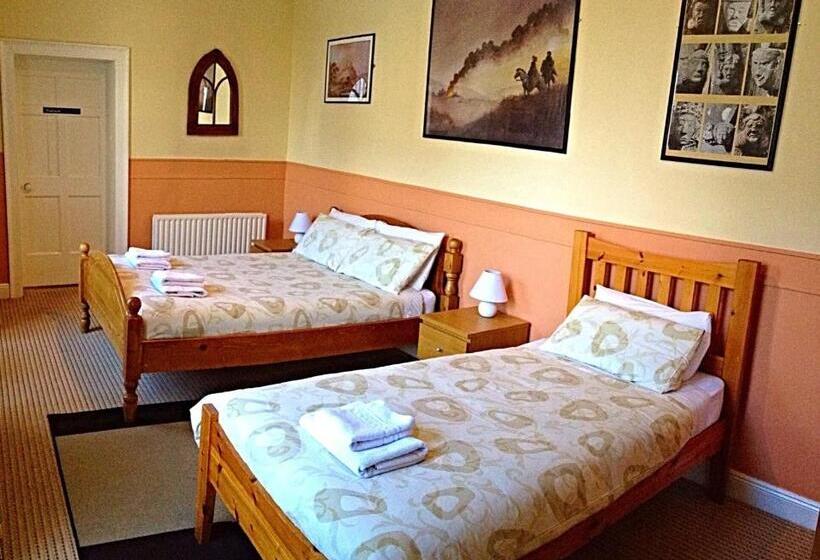 스탠다드 트리플 룸, Cashel Town Center Inn