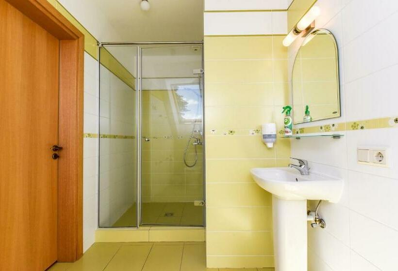 اتاق استاندارد, Ošupio Tako Apartamentai