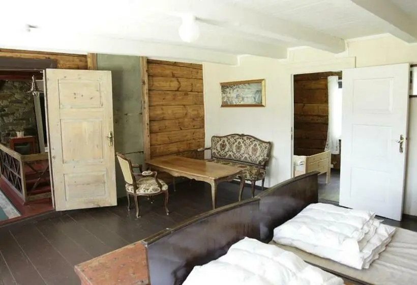 Standard-huone Jaettu Kylpyhuone, Brekke Gard Hostel