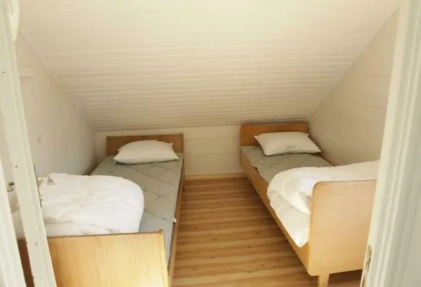 Standard-huone Jaettu Kylpyhuone, Brekke Gard Hostel