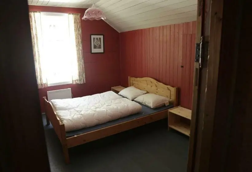 Standard-huone Jaettu Kylpyhuone, Brekke Gard Hostel