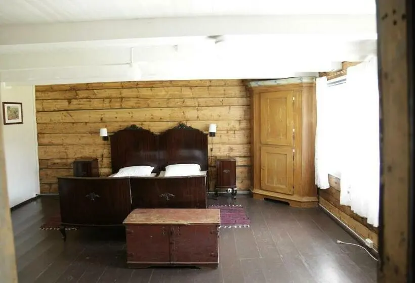 Standard-huone Jaettu Kylpyhuone, Brekke Gard Hostel