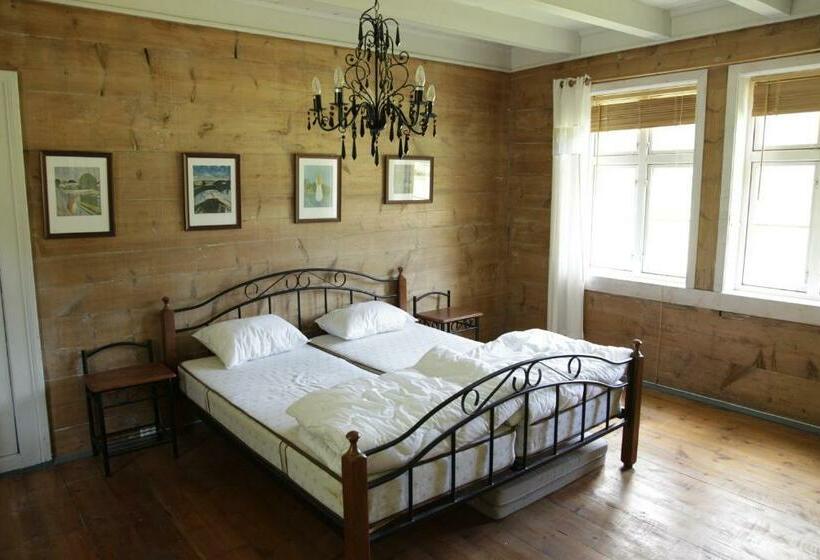 バス共有のスタンダードルーム, Brekke Gard Hostel