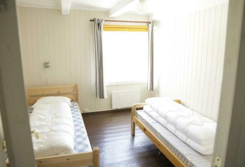 バス共有のスタンダードルーム, Brekke Gard Hostel