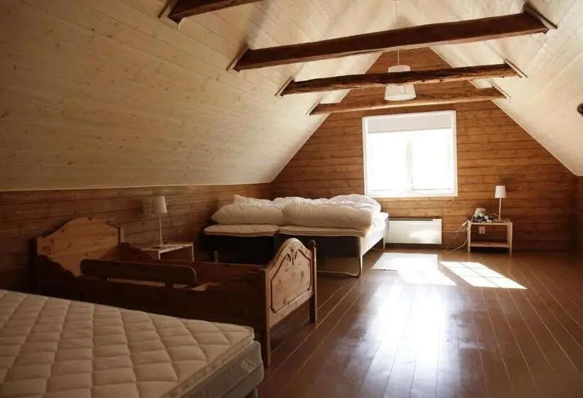 Vuode Makuusalissa, Brekke Gard Hostel