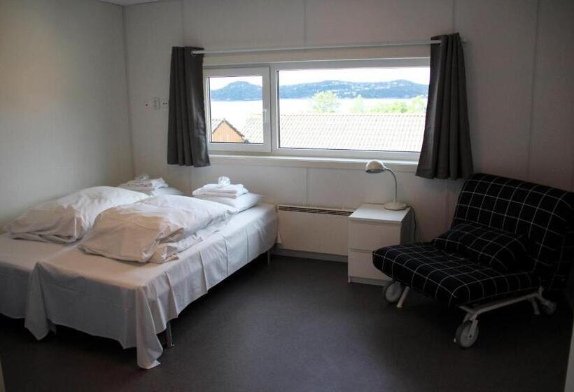 غرفة قياسية ثلاثية, Ansgar Summer