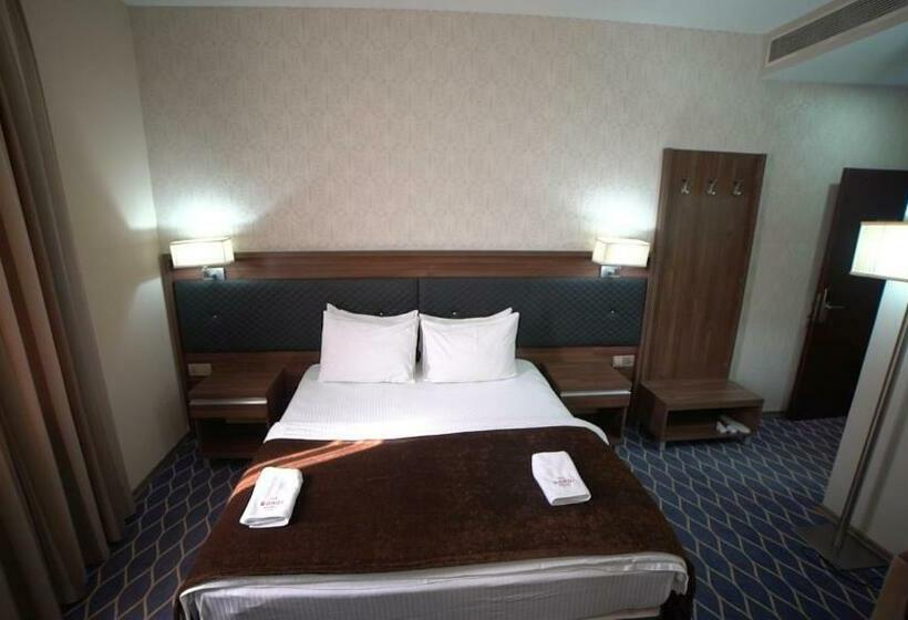 اتاق استاندارد یک نفره, Banoj