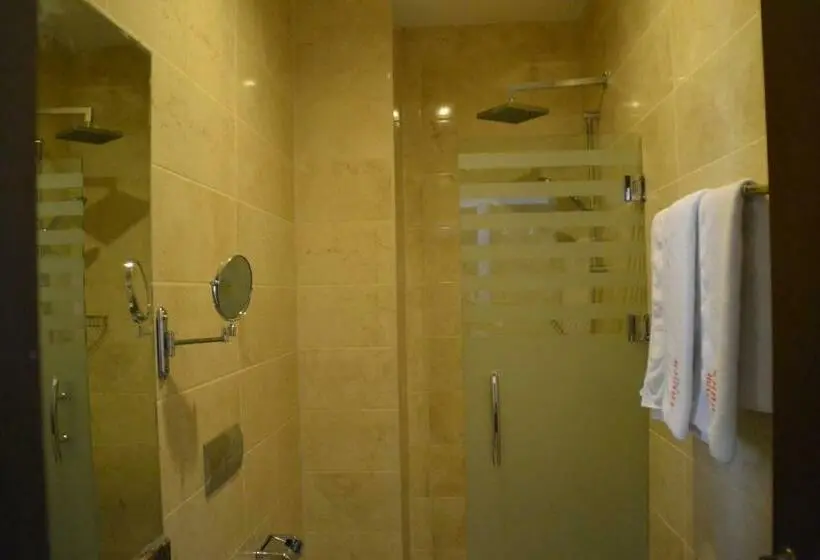 اتاق استاندارد یک نفره, Banoj