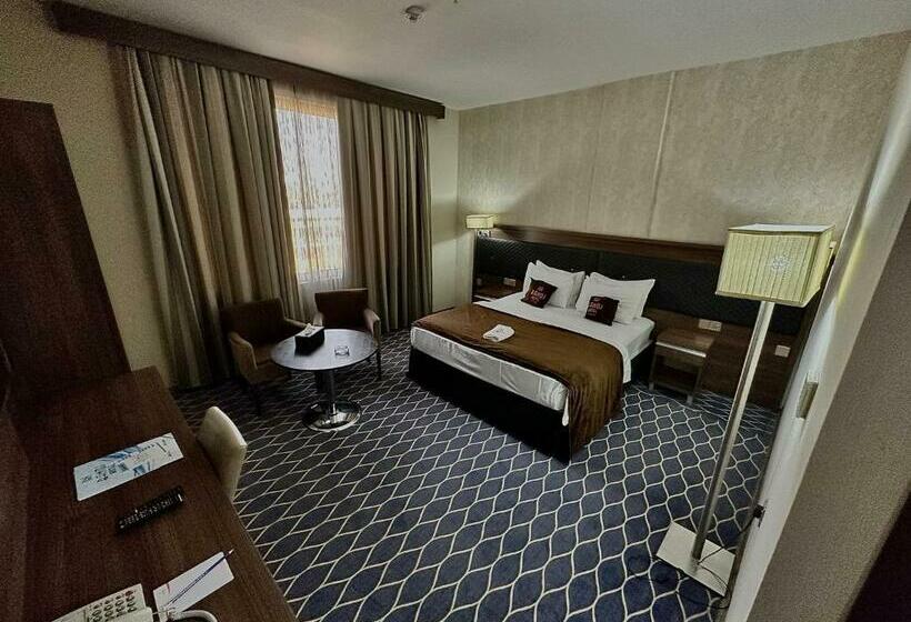 اتاق استاندارد, Banoj