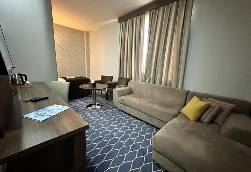 سوئیت کلاسیک, Banoj