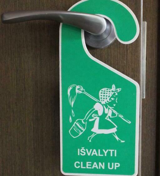 اتاق استاندارد سه نفره, Broliu Vila