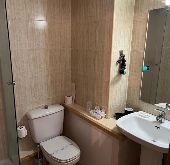 Quarto Quadruple Economy, Copacabana