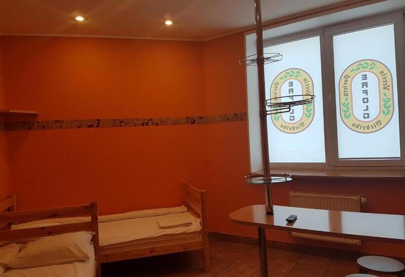 اتاق استاندارد با سرویس بهداشتی مشترک, Erfolg