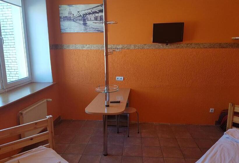 اتاق استاندارد با سرویس بهداشتی مشترک, Erfolg