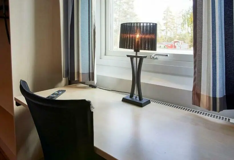 Standard Yhden Hengen Huone Jaettu Kylpyhuone, First Camp Ansia Lycksele