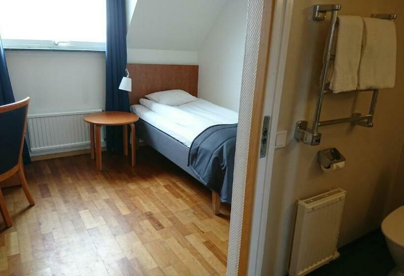 Quarto Estandar Individual, Haga Värdshus