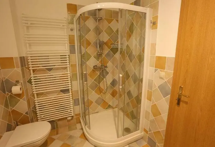 Standard-huone, Hajčman