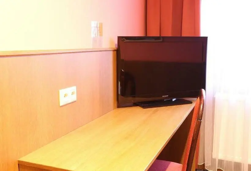 Standard Yhden Hengen Huone, Hajčman
