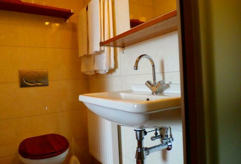 Standart Oda, Heynen