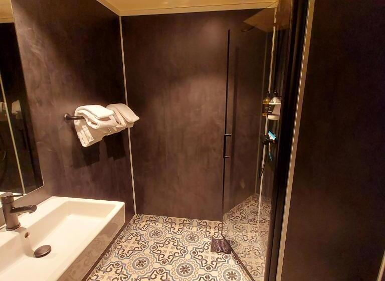 Люкс, Hovdestøylen