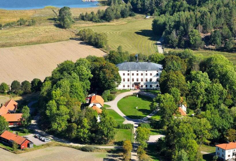 سوییت با چشمانداز باغ, Husby Sateri