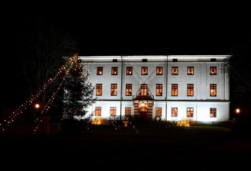 سوییت با چشمانداز باغ, Husby Sateri