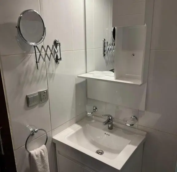 اتاق استاندارد یک نفره, Jouhayna Hotel&suite