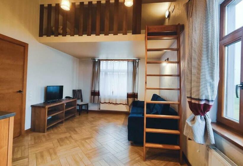 بانگلوی استاندارد, Kapteinu Osta