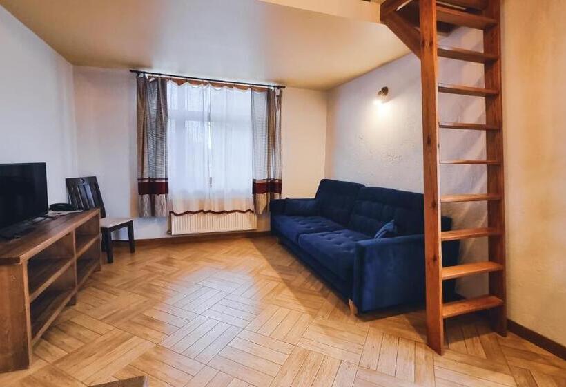 بانگلوی استاندارد با چشم‌انداز دریا, Kapteinu Osta