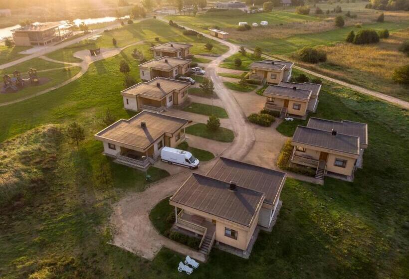 بانگلوی استاندارد با چشم‌انداز دریا, Kapteinu Osta