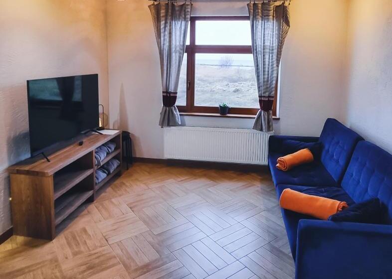 بانگلوی لوکس, Kapteinu Osta