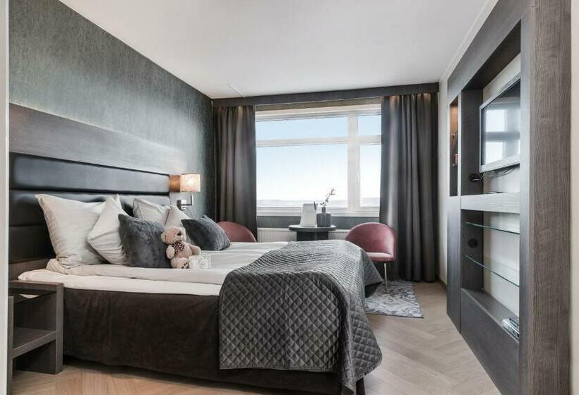 스탠다드 룸 산 전망, L Hallstaberget